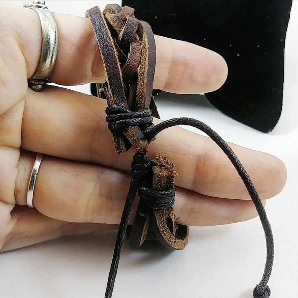 🚫GIFTED🚫 Braided Leather Bracelet - Picture 2 of 3